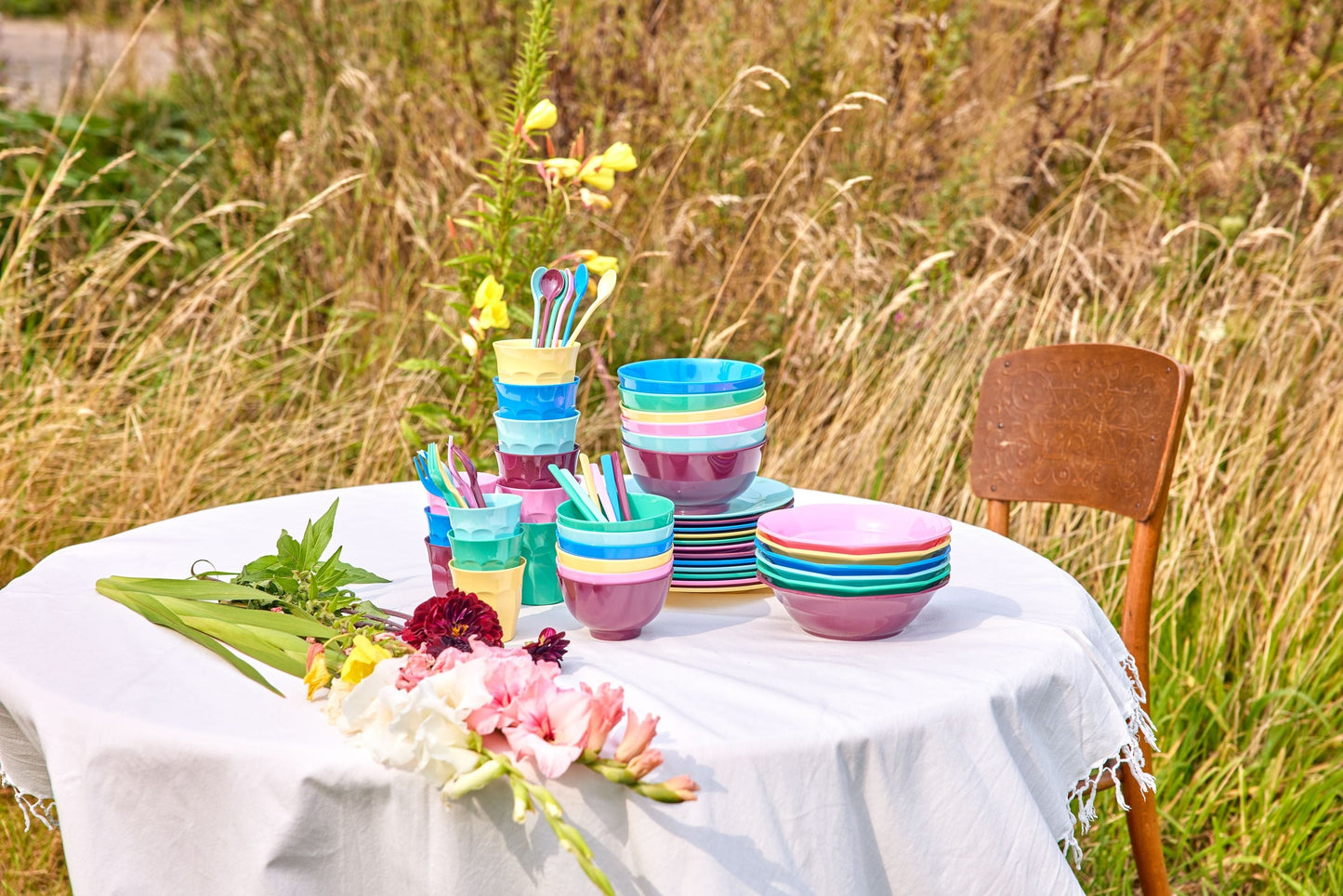 Piatto piano tinta unita