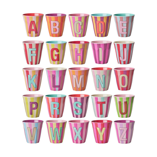 Bicchiere con lettere (toni del rosa)